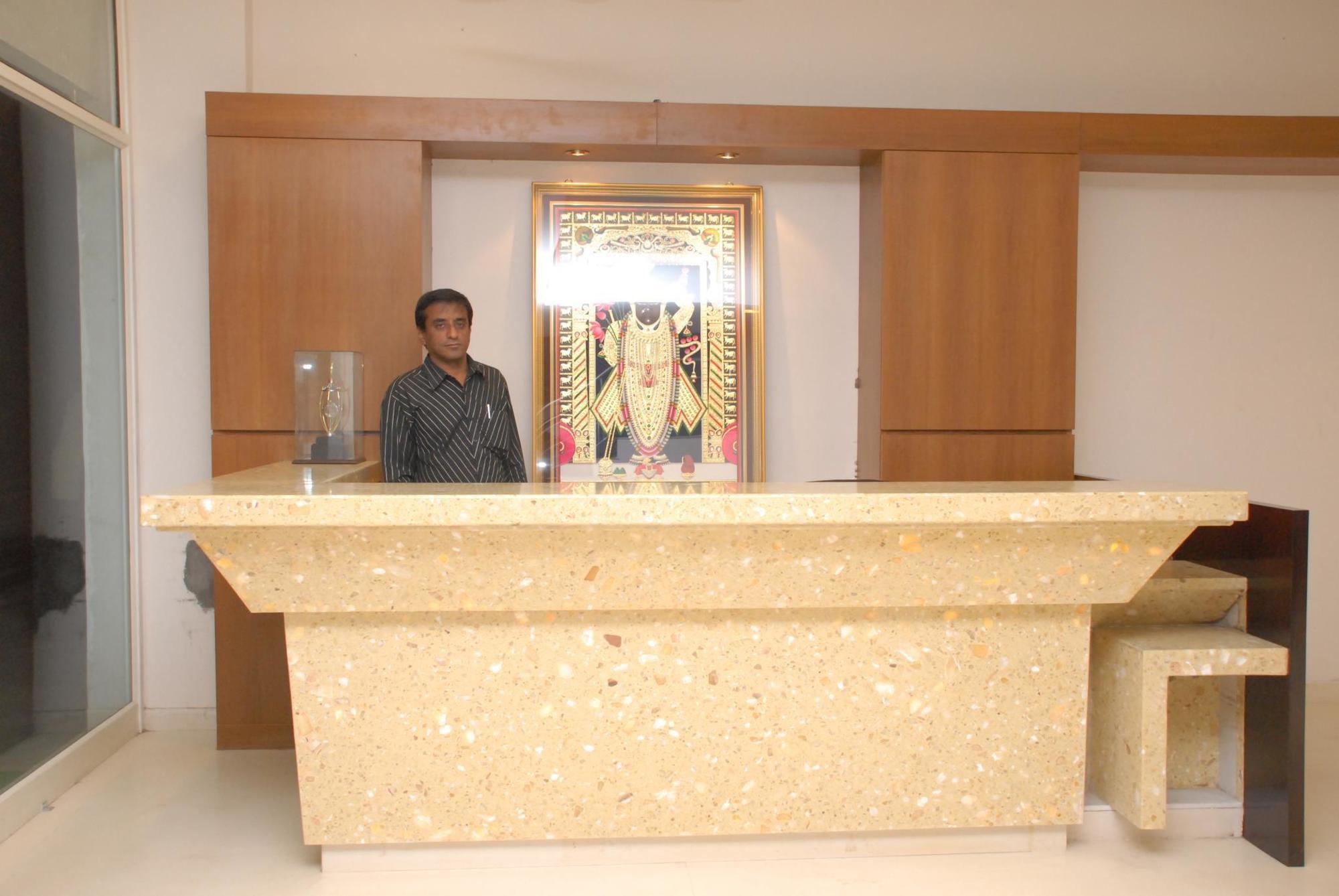 Treebo Trend Shree Vilas Nathdwara Bagian luar foto